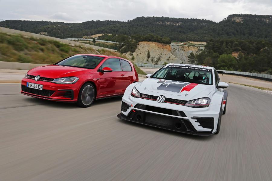  Volkswagen Golf GTI TCR 2017 года  (фото 30 из 33)